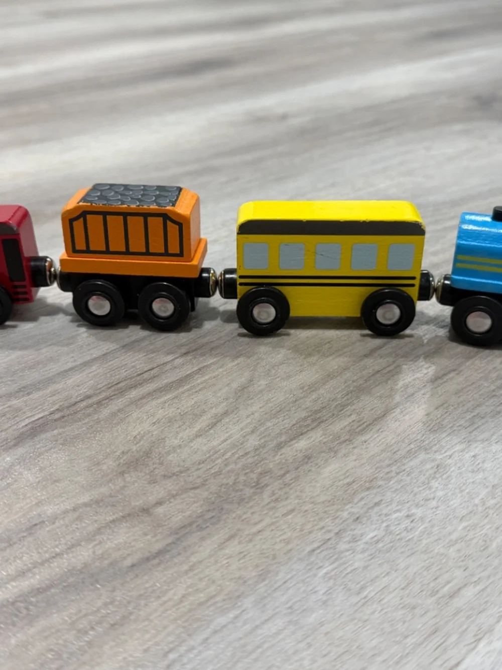 Melissa & Doug Wooden Magnetic Train Cars Lot of 4